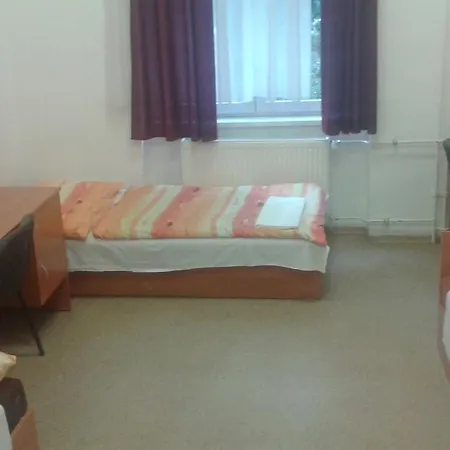 Soproni Egyetemi Diakhotel ホステル ショプロン