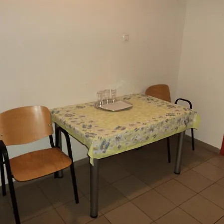 Soproni Egyetemi Diakhotel ショプロン