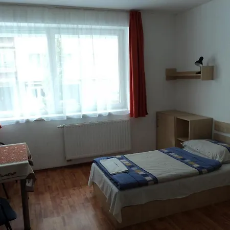 Soproni Egyetemi Diakhotel Vandrarhem