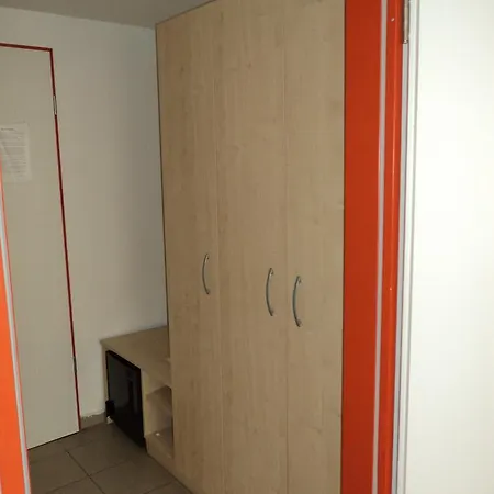 Soproni Egyetemi Diakhotel Vandrarhem